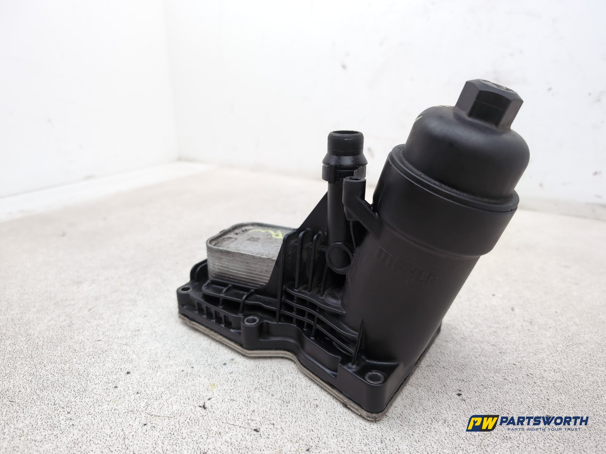Bmw 5 Series 520d Se Oil Cooler And Filter Housing 8507626 2013-2017 - photo 3