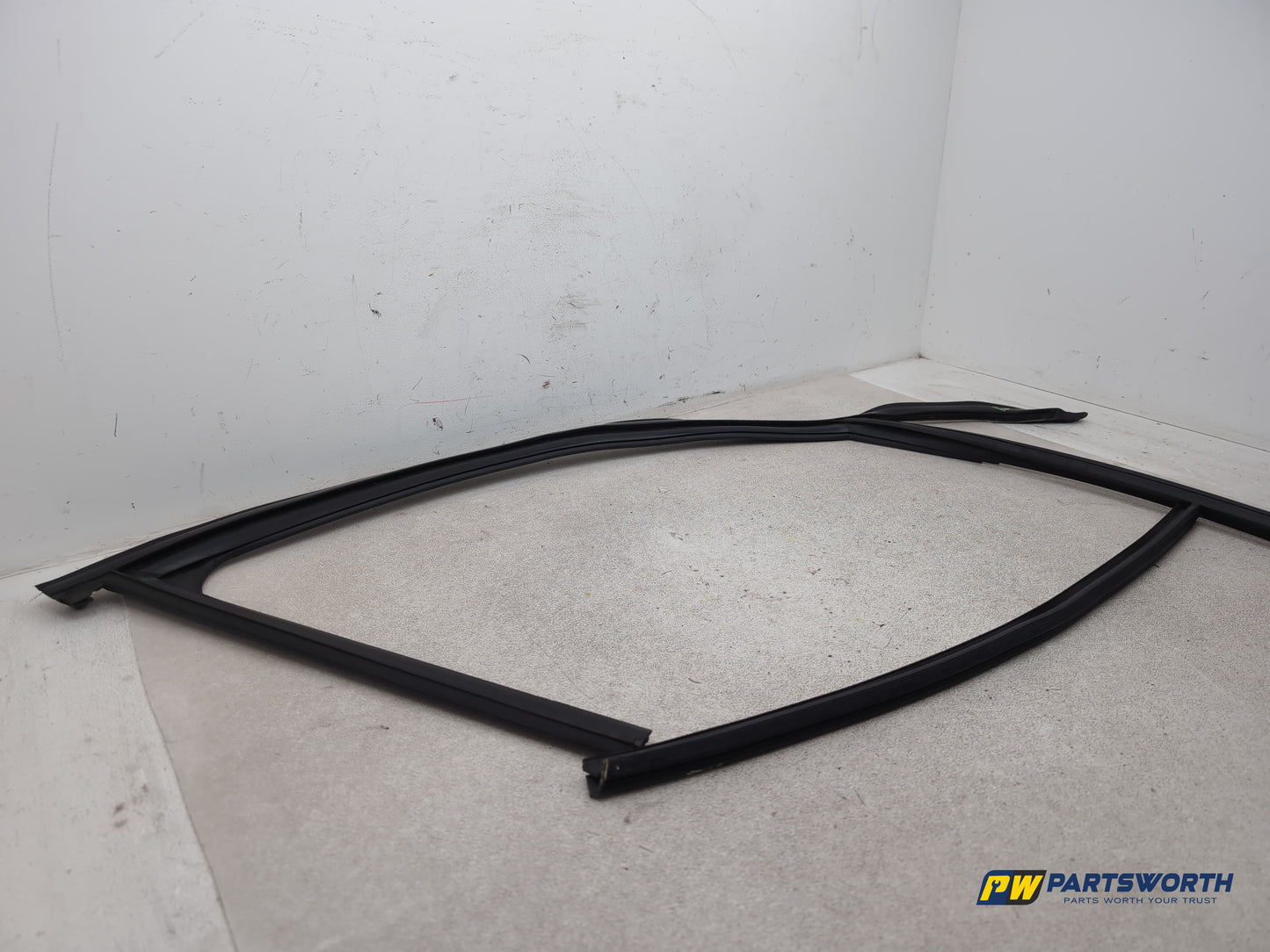 Audi A4 S Line Black Edit Tdi Quat Door Weather Seal Rubber Right Window Guide - photo 3