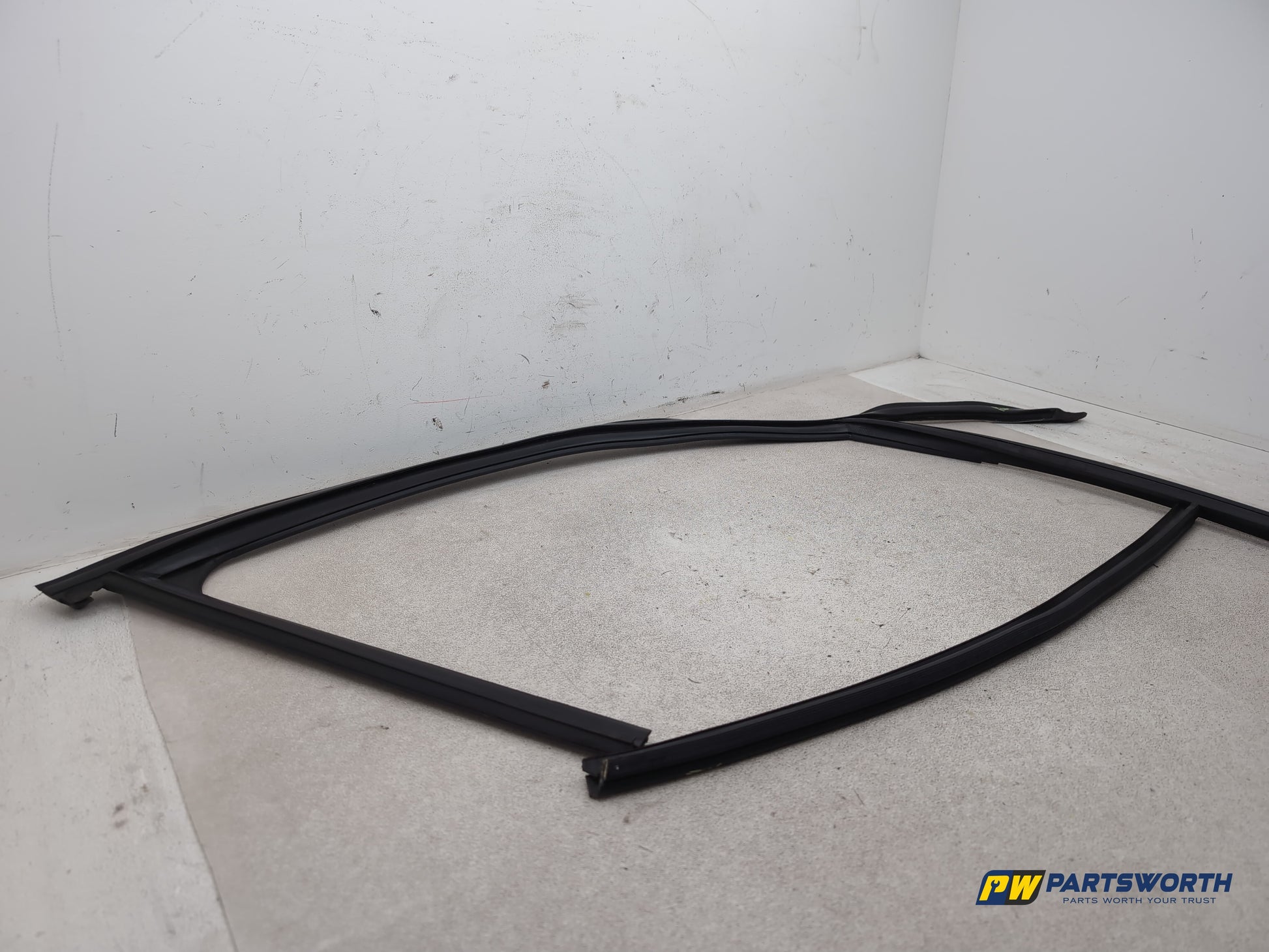 Audi A4 S Line Black Edit Tdi Quat Door Weather Seal Rubber Right Window Guide - photo 3