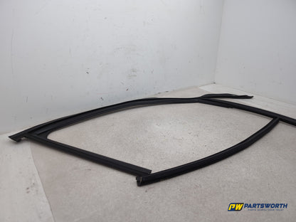 Audi A4 S Line Black Edit Tdi Quat Door Weather Seal Rubber Right Window Guide - photo 3
