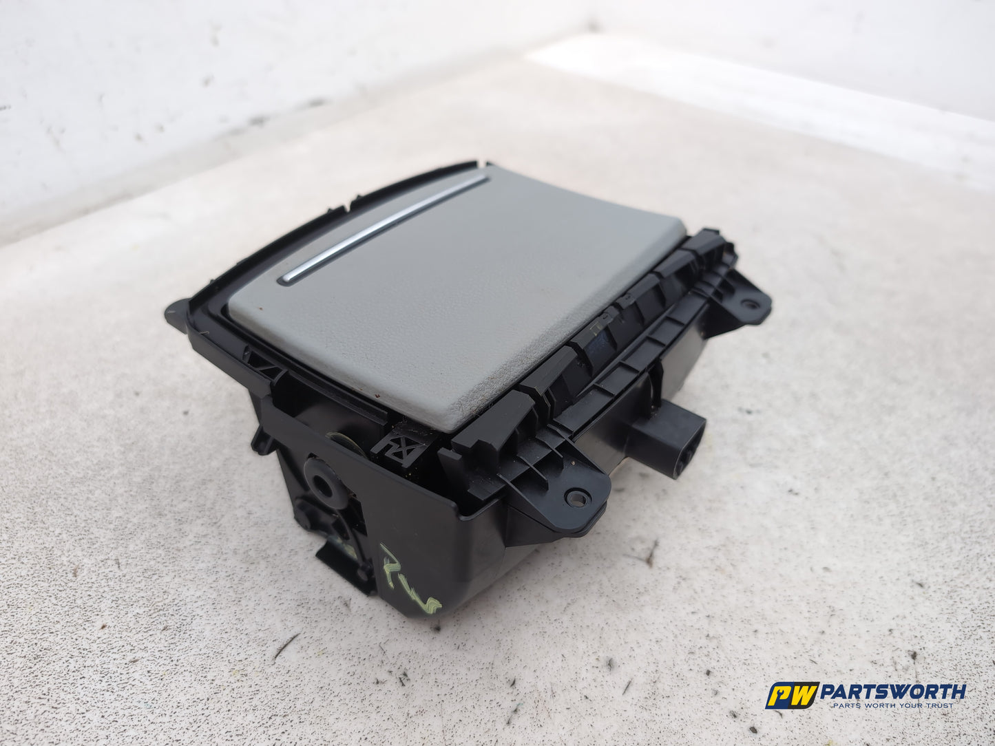 Audi A6 Se Tdi Quattro Auto Centre Console Cup Holder 4g0862534 2011-2012 - photo 3