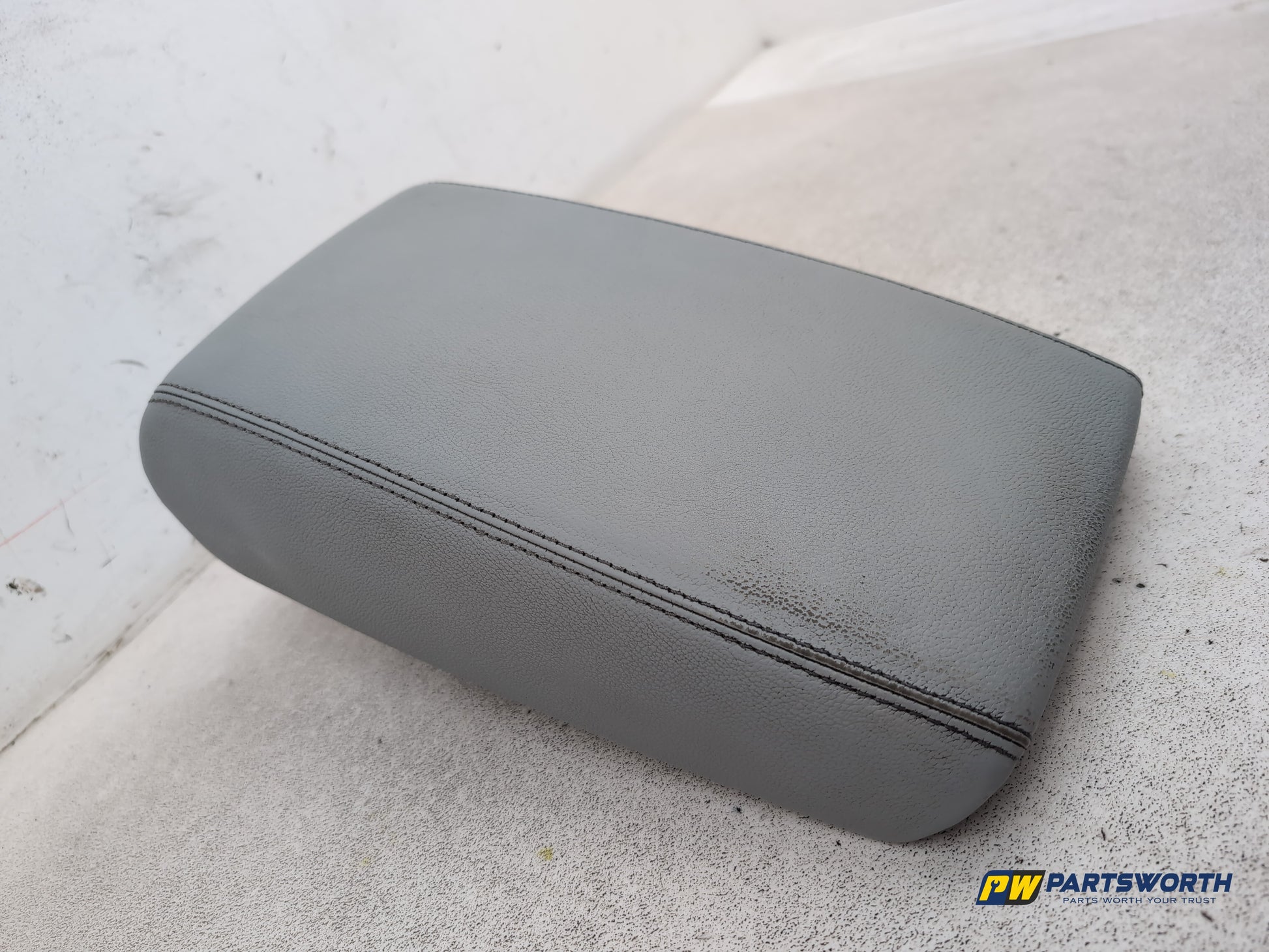 Audi A6 Se Tdi Quattro Auto Centre Console Armrest 2011-2012 - photo 3
