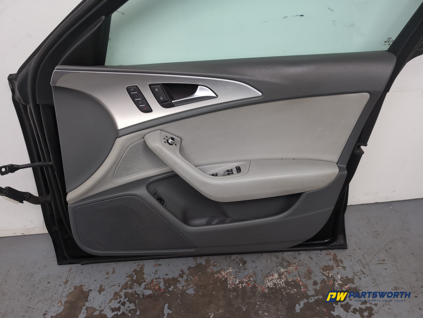 Door Front RH 9
