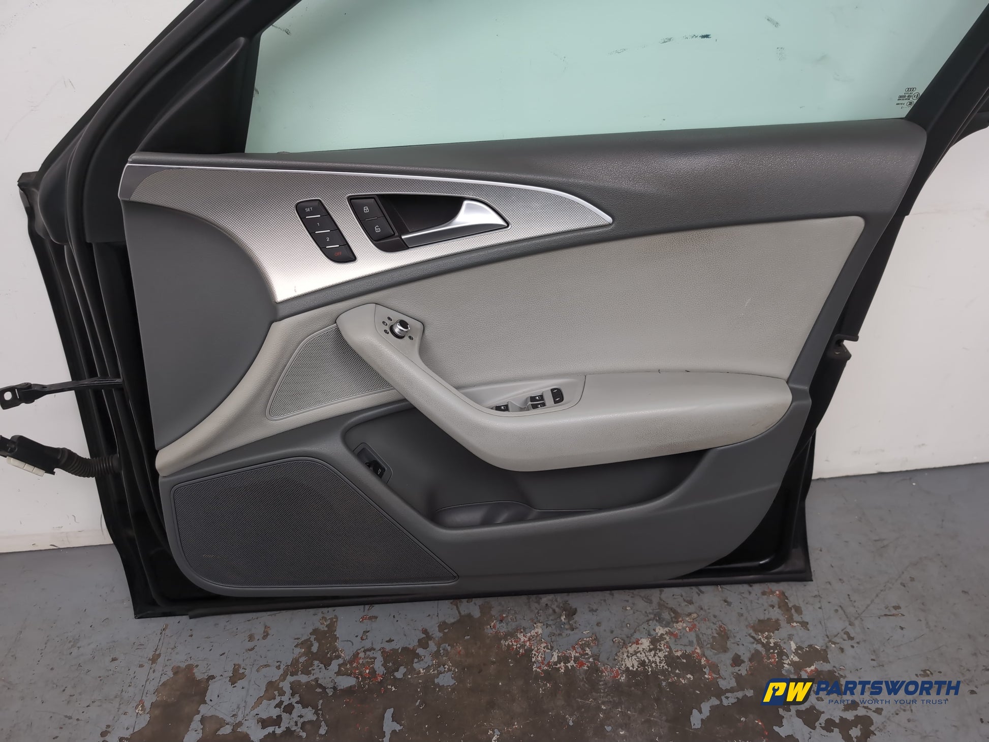 Door Front RH 9