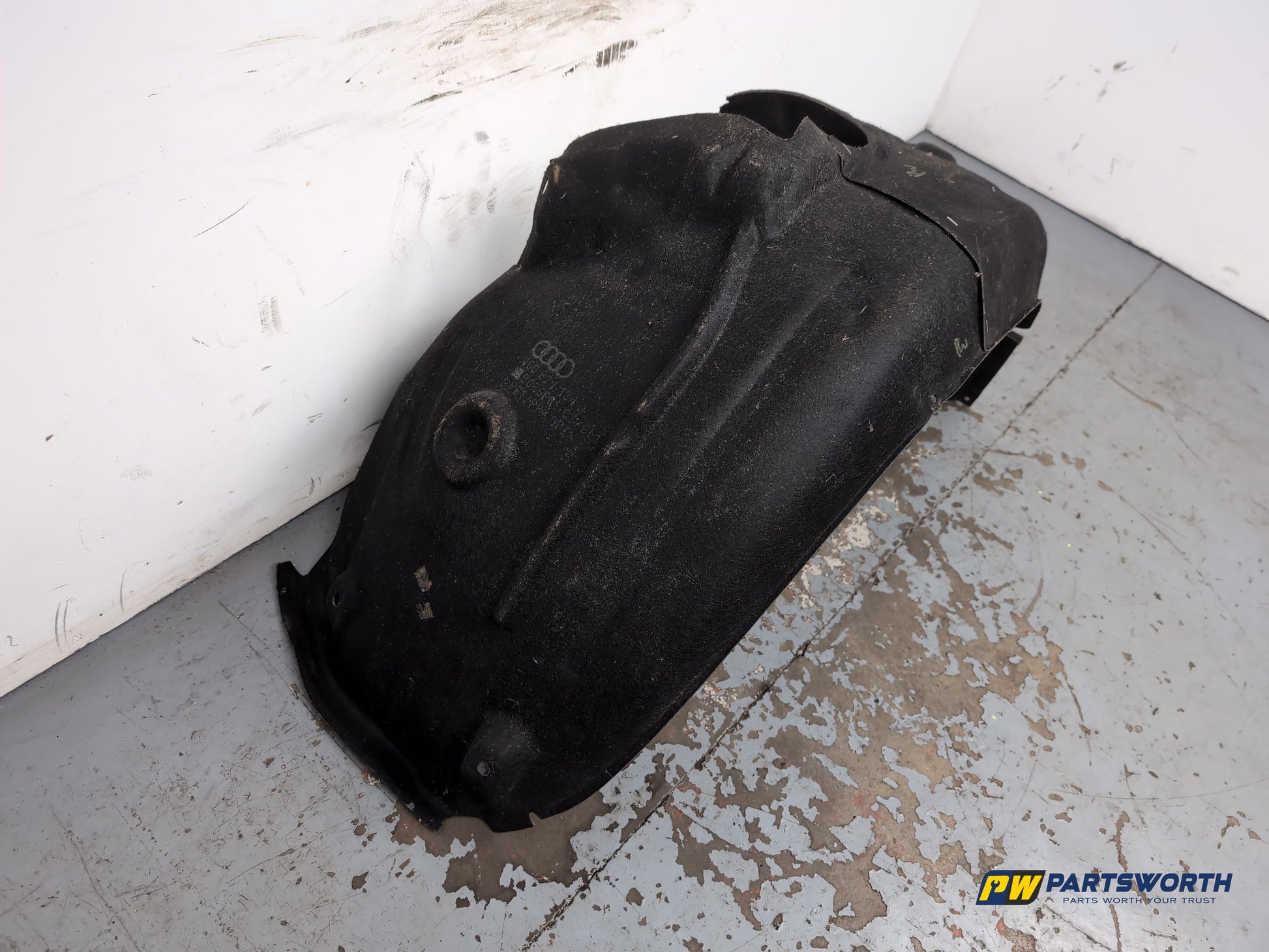 Moulding Wheel Arch Front RH 3