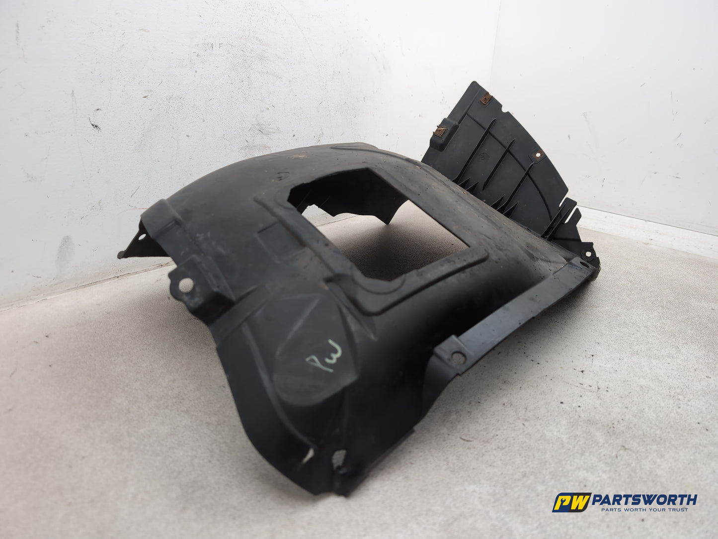 Wheel Arch Inner Trim Front RH 3