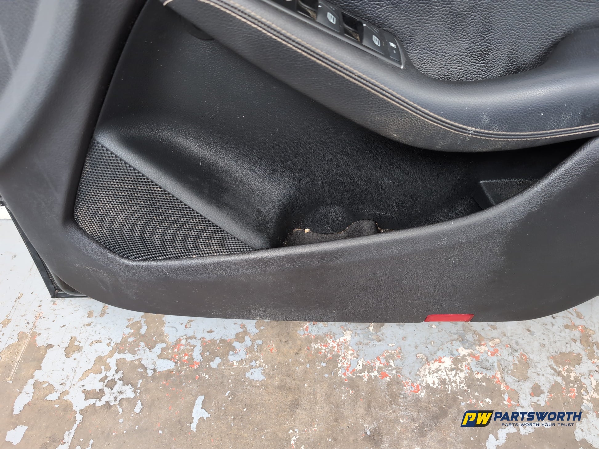 Door Front RH 15