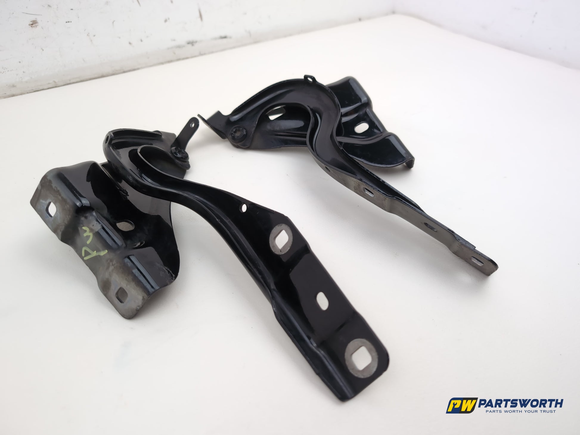Bonnet Hinges 3