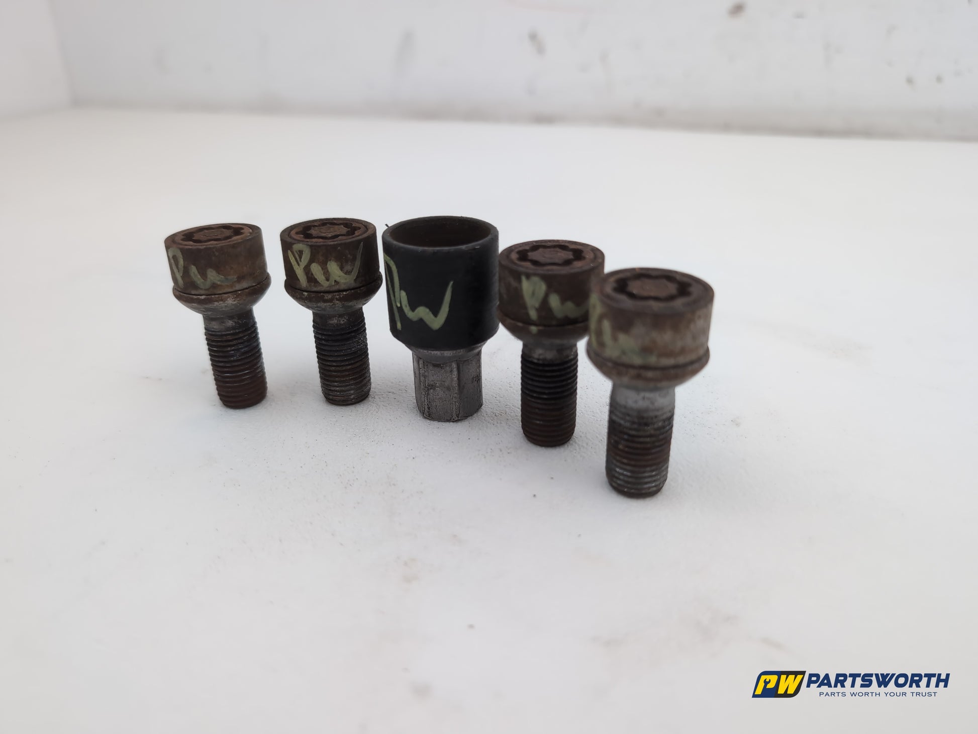 Mercedes-Benz B180 Blueefficiency Sport Locking Wheel Nut Bolt Key Set - photo 3