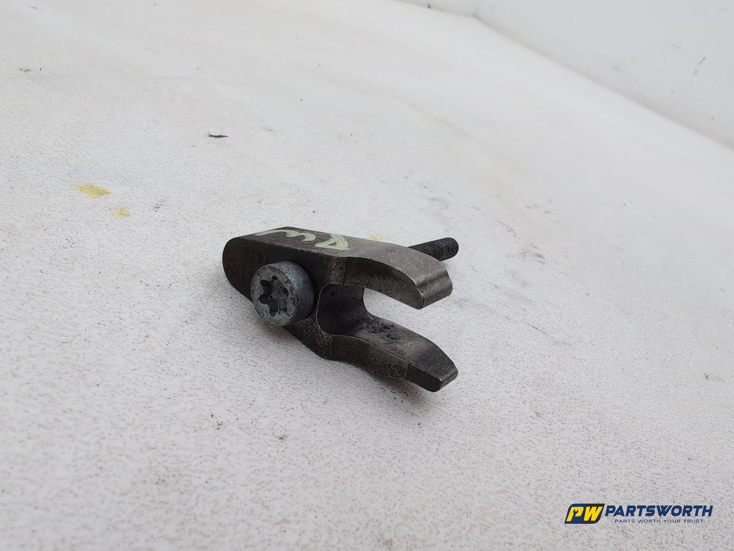 Mercedes-Benz B180 Blueefficiency Sport Cdi Fuel Injector Clamp And Bolt - photo 3