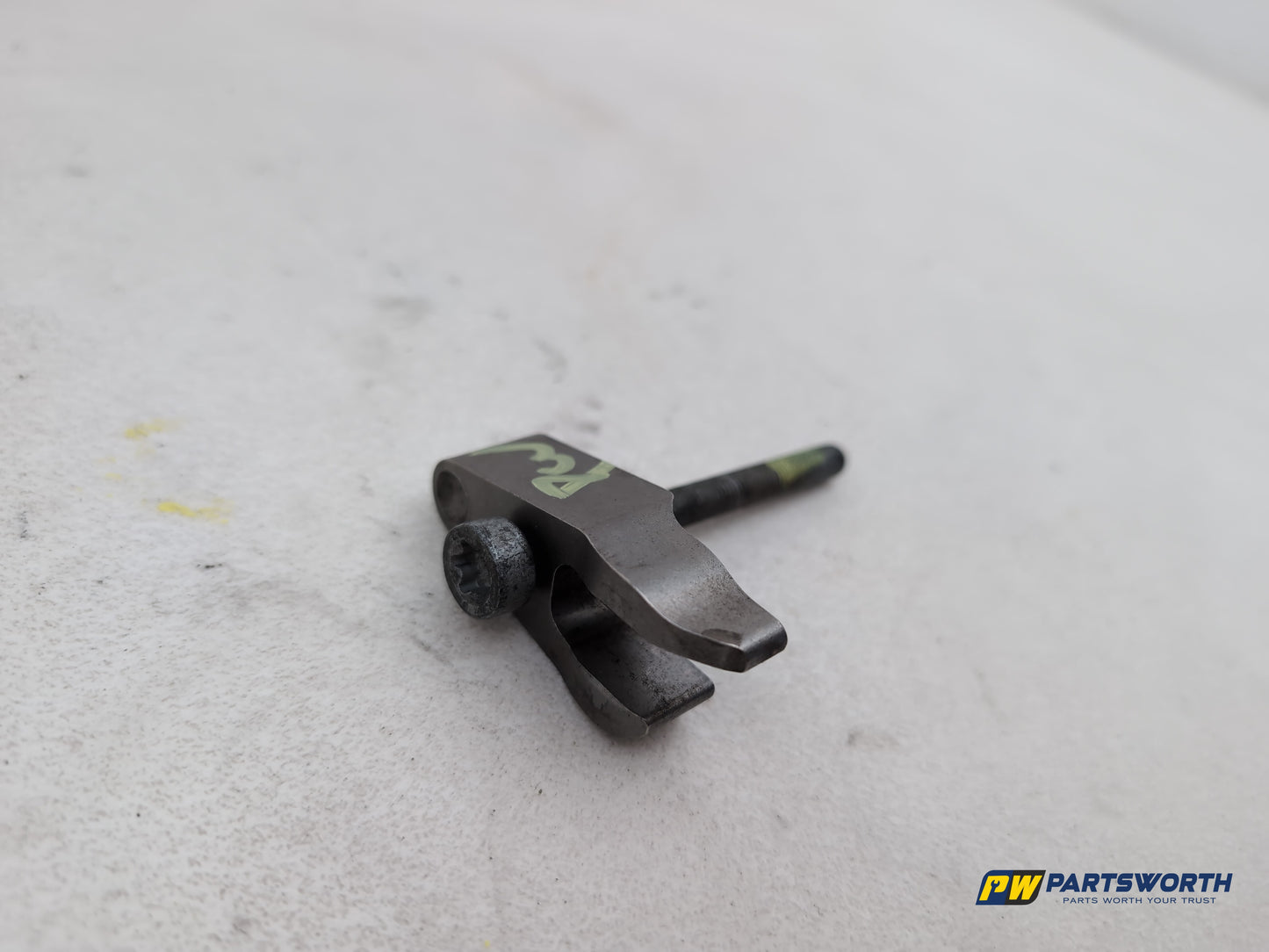 Mercedes-Benz B180 Blueefficiency Sport Cdi Fuel Injector Clamp And Bolt - photo 3