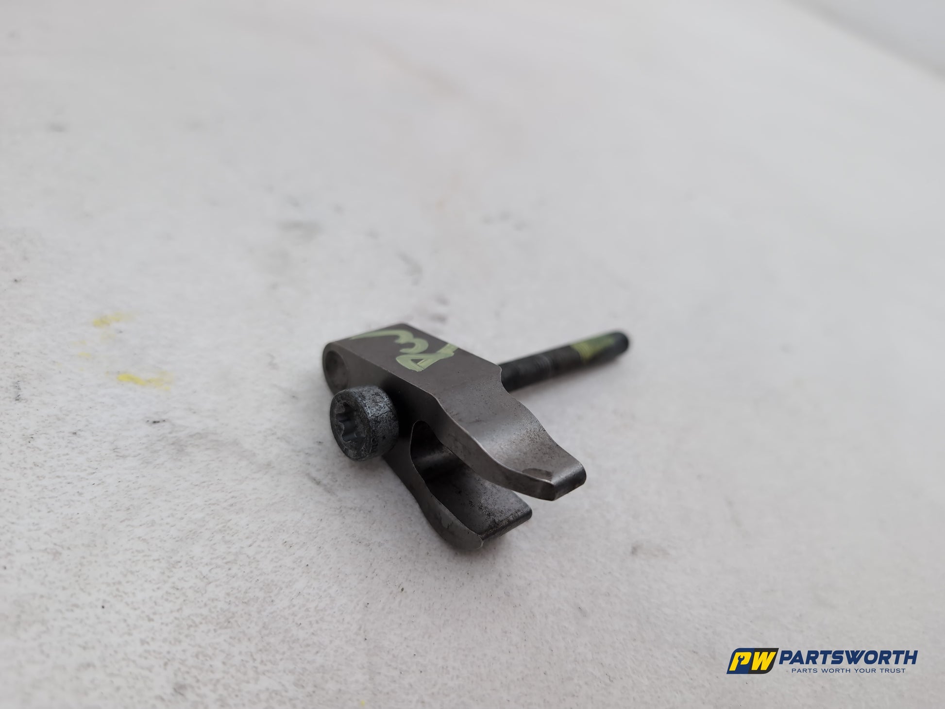 Mercedes-Benz B180 Blueefficiency Sport Cdi Fuel Injector Clamp And Bolt - photo 3