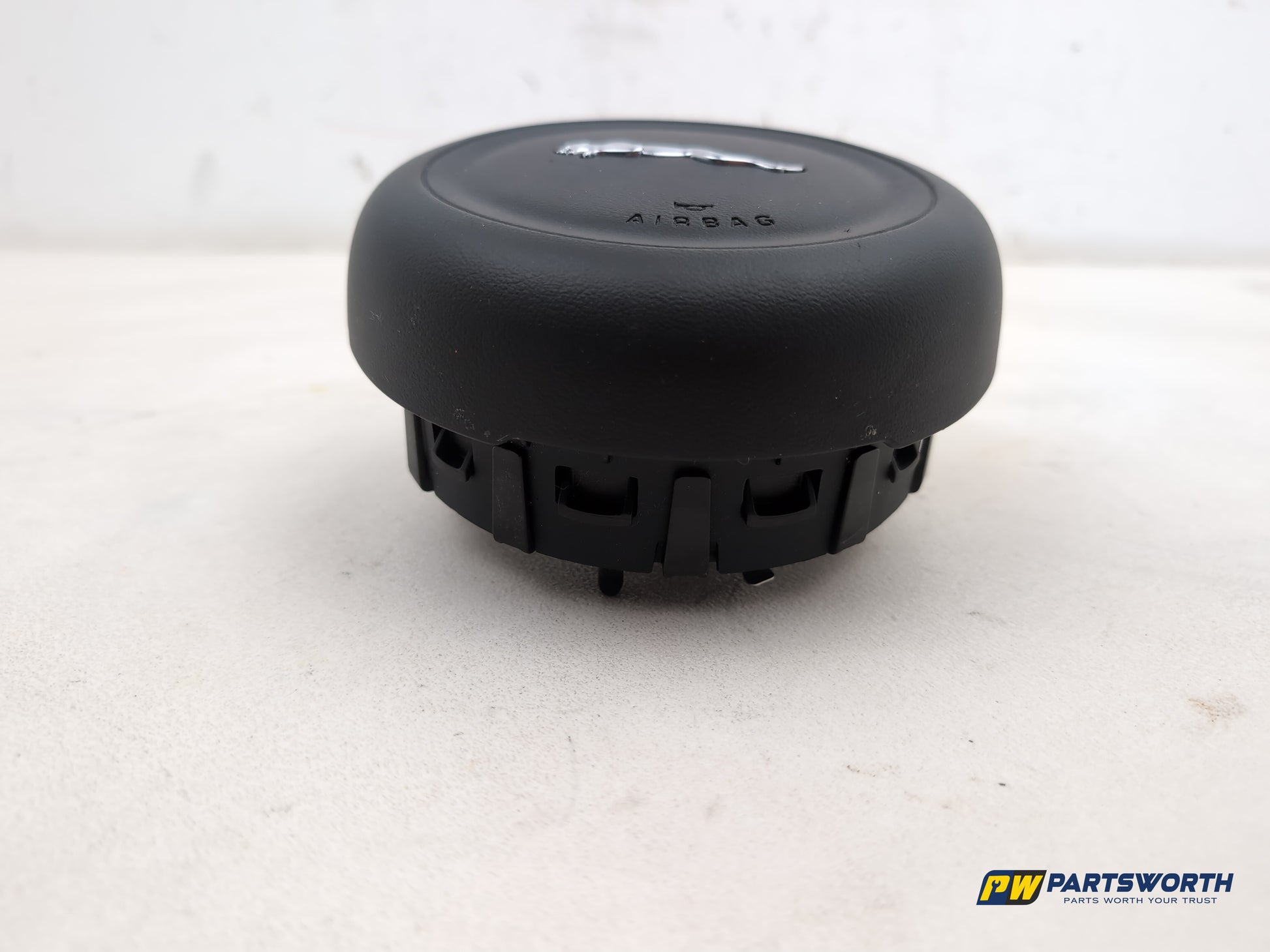 Jaguar Xe R-Sport D Steering Wheel Cover 3084484 - photo 3