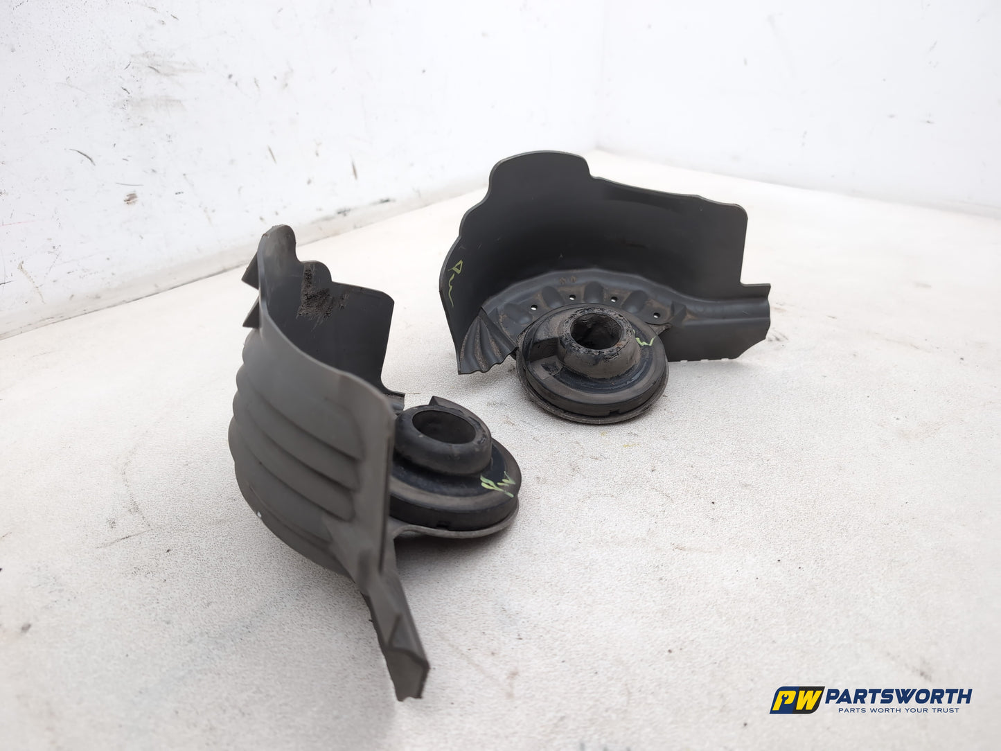 Audi A6 Se Tdi Quattro Auto Rear Spring Coil Lower Guard Cover And Support Pair - photo 3