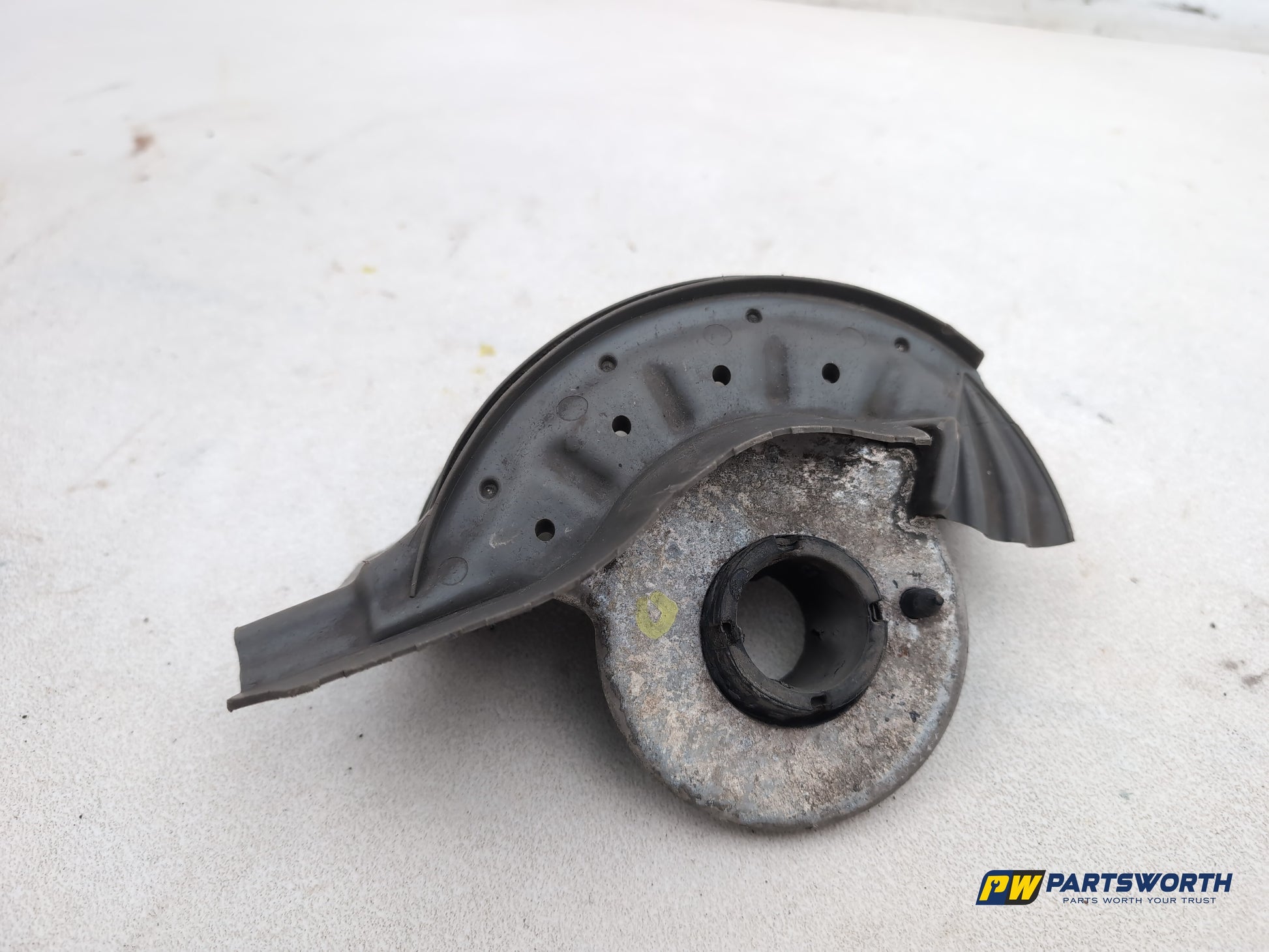 Audi A6 Se Tdi Quattro Auto Rear Spring Coil Lower Guard Cover And Support Pair - photo 9
