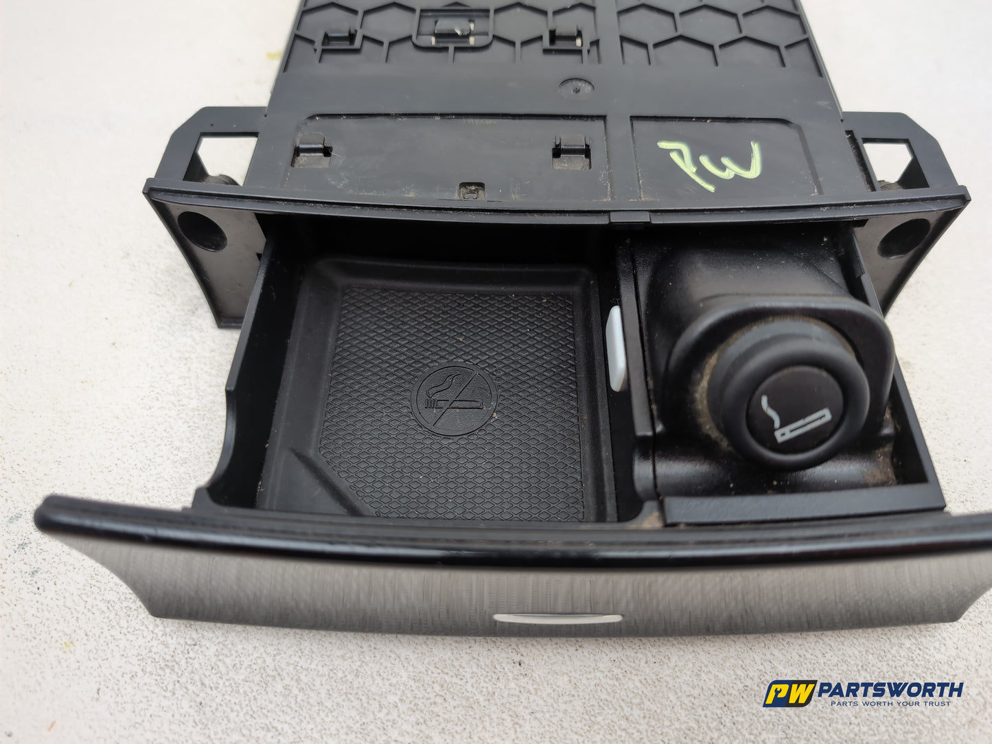 Mercedes-Benz Ml350 Spt Cdi Blueef-Cy A Centre Console Ashtray Non Smoker - photo 3