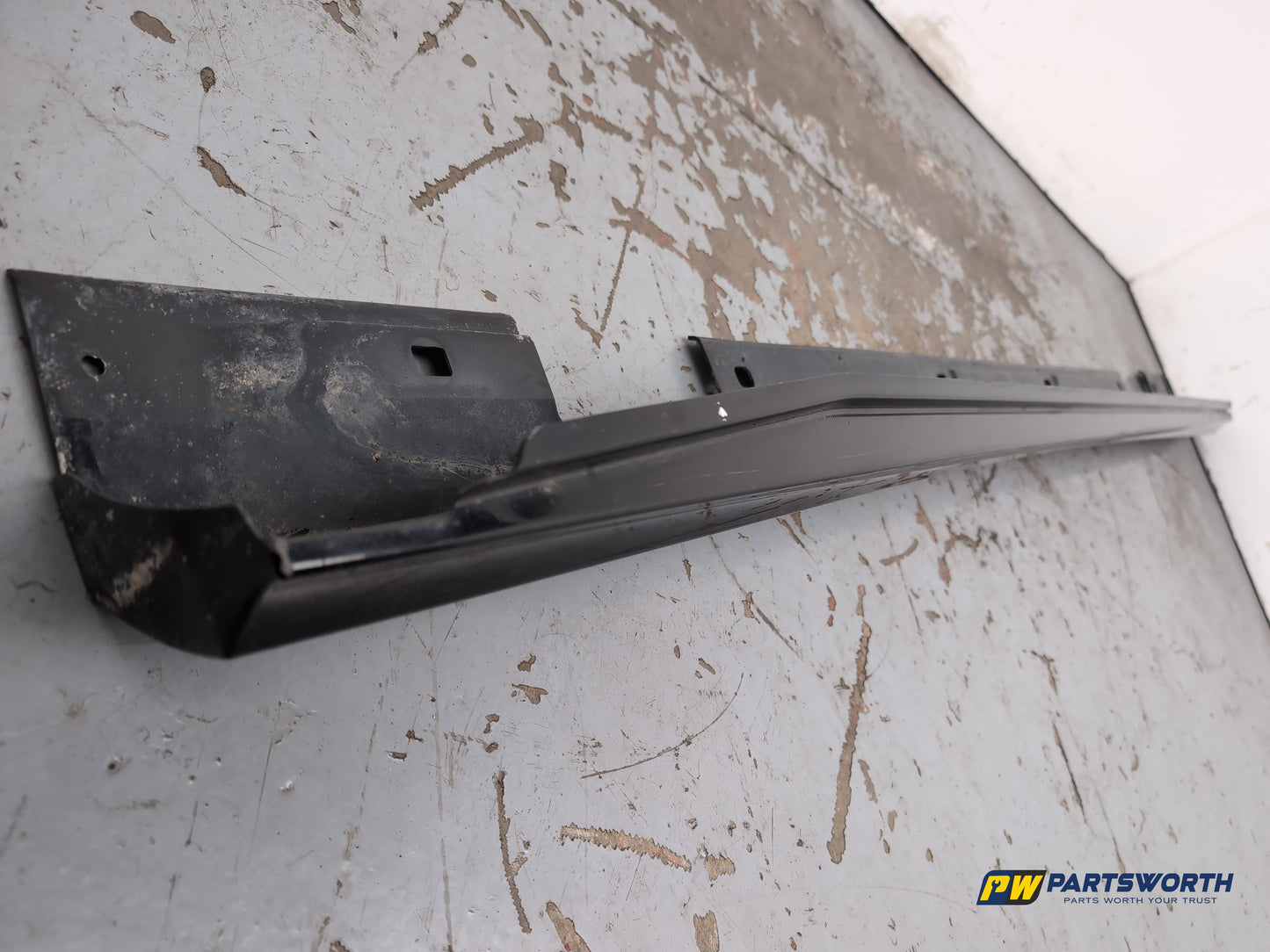 Side Skirt RH 3