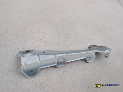 Mercedes-Benz Ml350 Spt Cdi Blueef-Cy Wing Mount Bracket Right Driver Side - photo 3