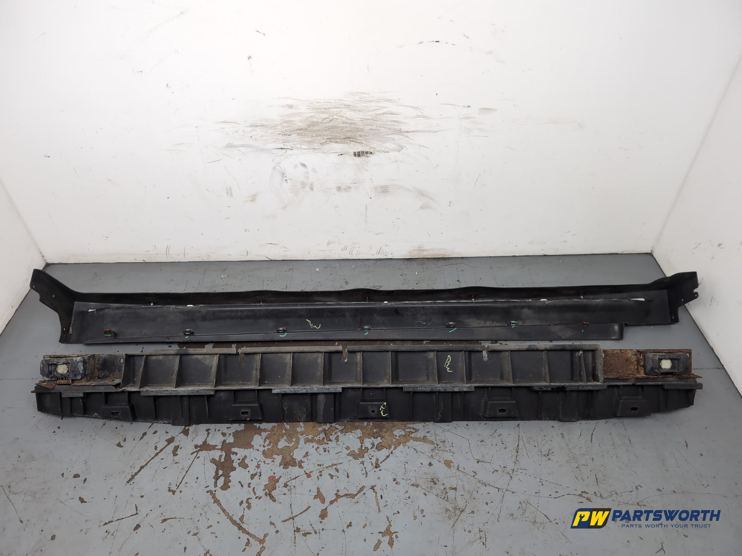 Mercedes-Benz Ml350 Spt Cdi Side Skirt Rh Driver Side And Step Insert Pack - photo 9