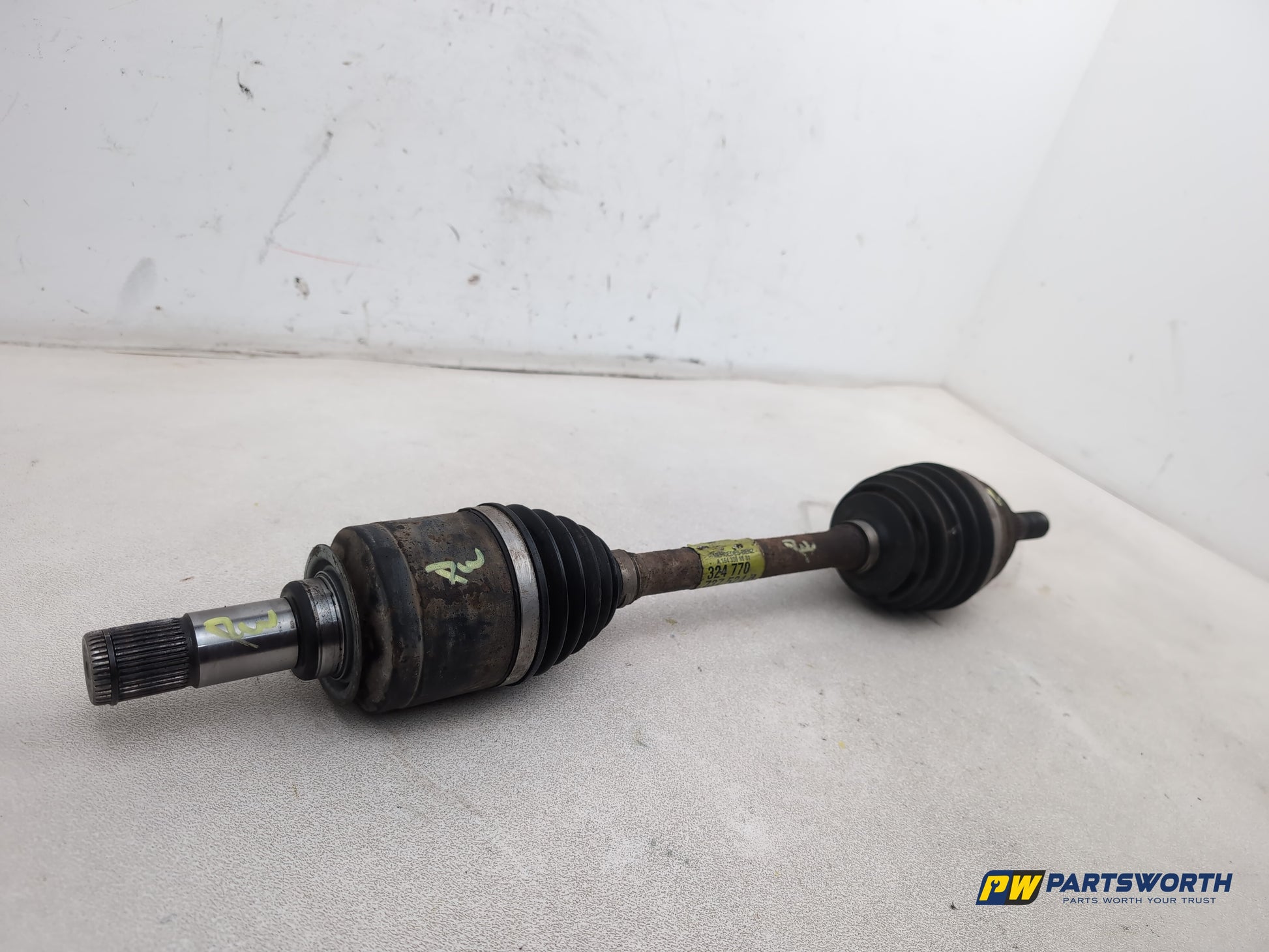 Mercedes-Benz Ml300 Sport Cdi Driveshaft Front Lh Passenger Side A1643300801 - photo 3