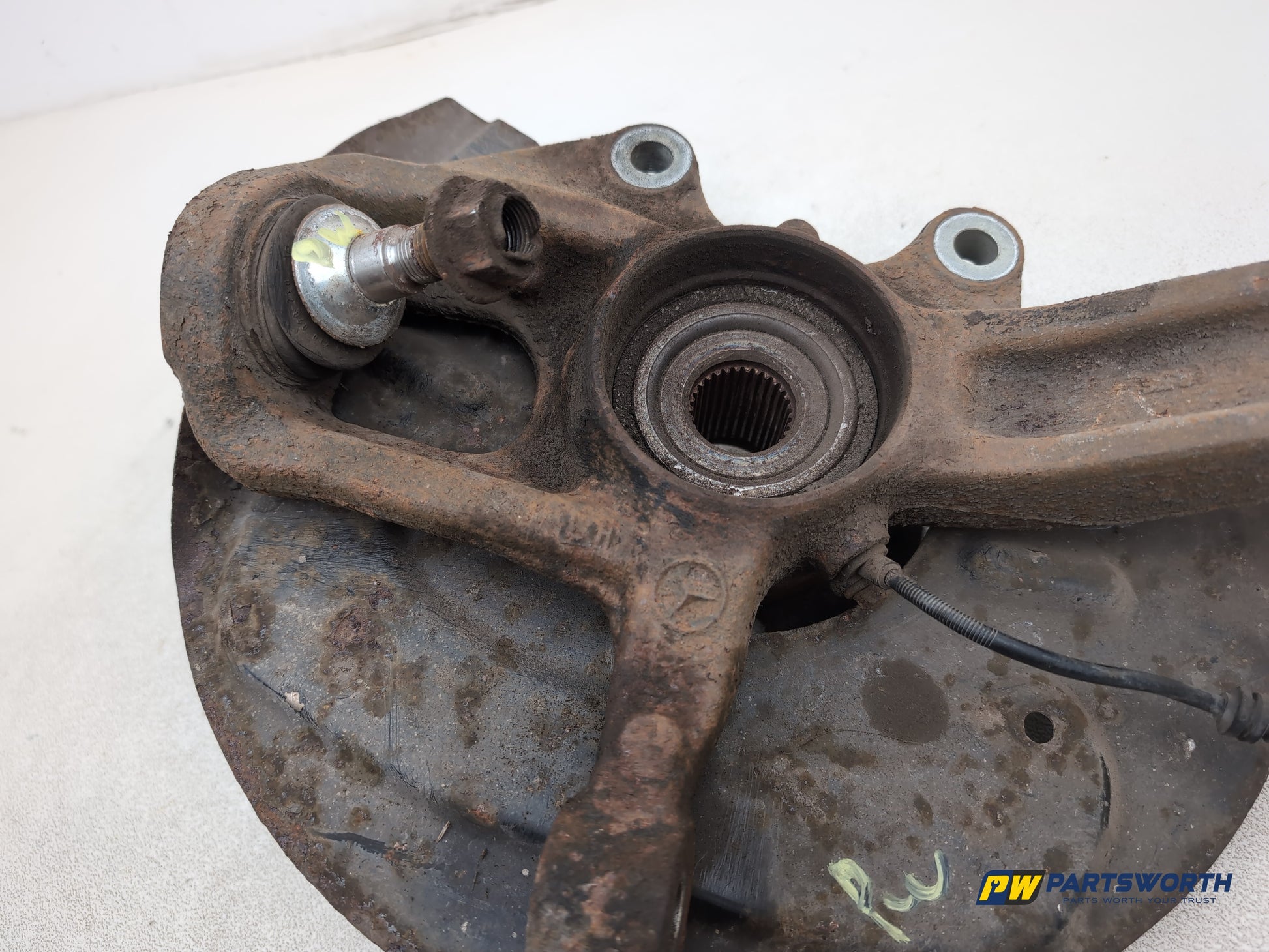 Mercedes-Benz Ml300 Sport Cdi Blue-Cy Wheel Hub Front Lh Passenger Side - photo 3