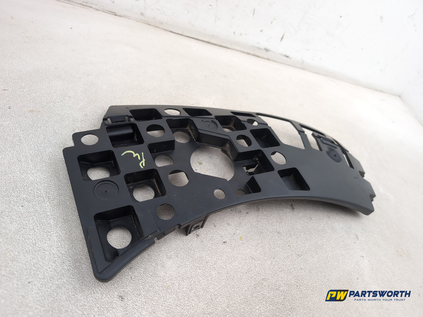 Peugeot 3008 Front Right Bumper Bracket 9685232080 - photo 3
