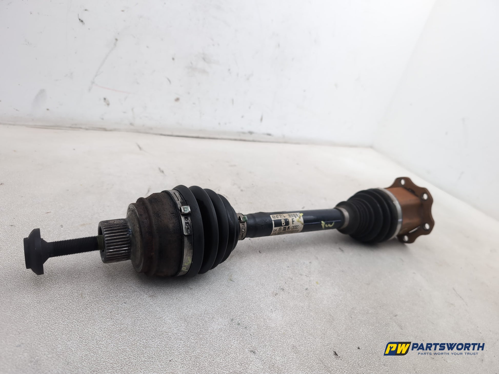 Audi A6 Se Tdi Quattro Auto Driveshaft Front Lh Passenger Side 4g0407271f - photo 3