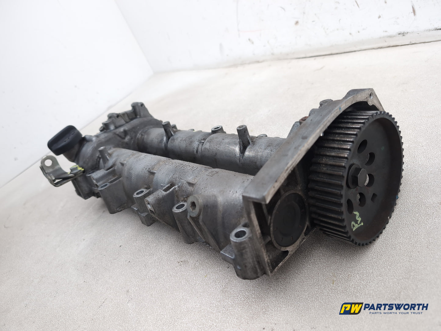 Vauxhall Insignia Astra J Zafira 2.0 Cdti Camshaft Case Cover 55574600 - photo 3