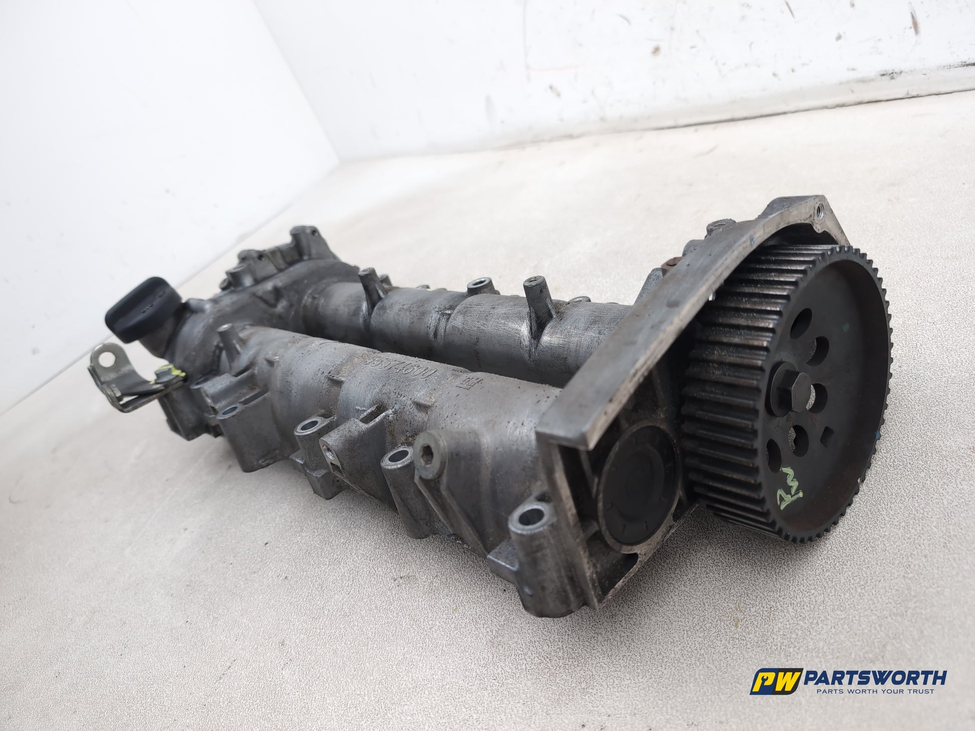 Vauxhall Insignia Astra J Zafira 2.0 Cdti Camshaft Case Cover 55574600 - photo 3