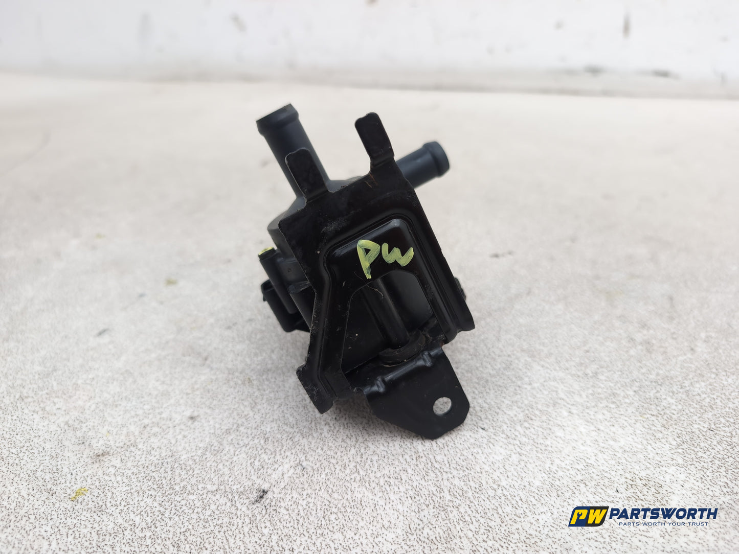 Ford Focus Zetec Turbo Additional Water Coolant Pipe Cm5g8c419aa 2011-2018 - photo 3
