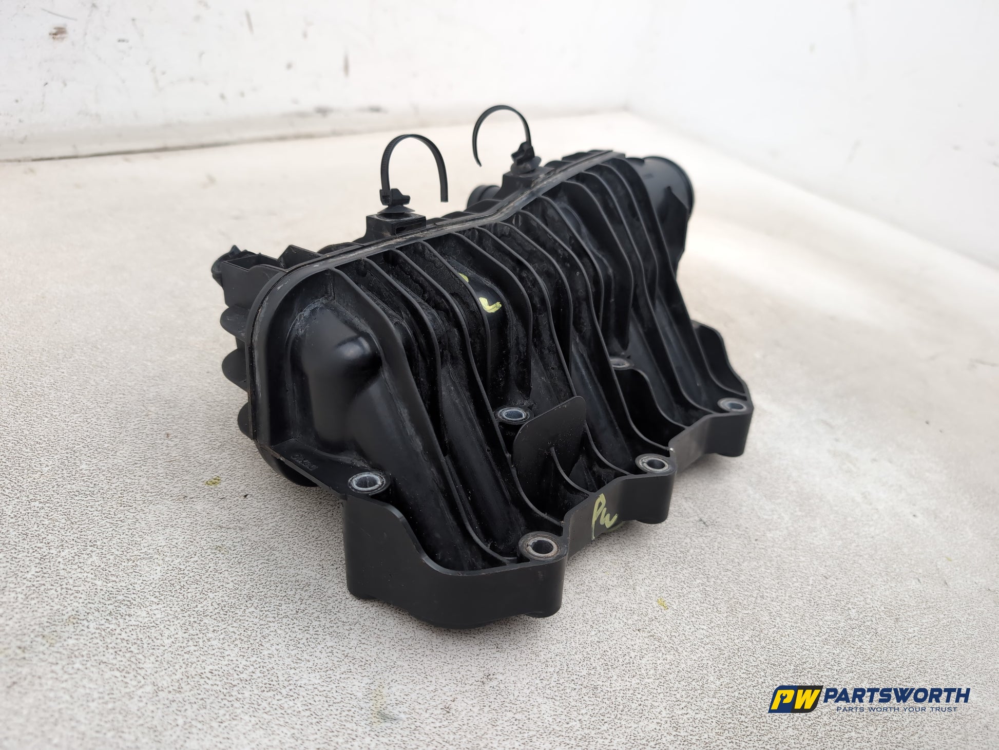 Ford Focus Zetec Turbo Engine Inlet Manifold 1047092s01 2011-2018 - photo 3
