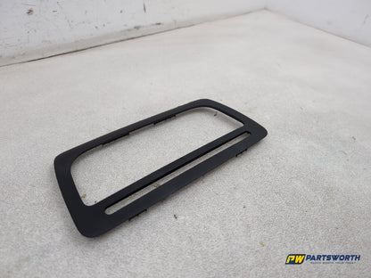Seat Ibiza Sportrider Radio Head Unit Srrount Trim 6j0858063c 2010-2011 - photo 3