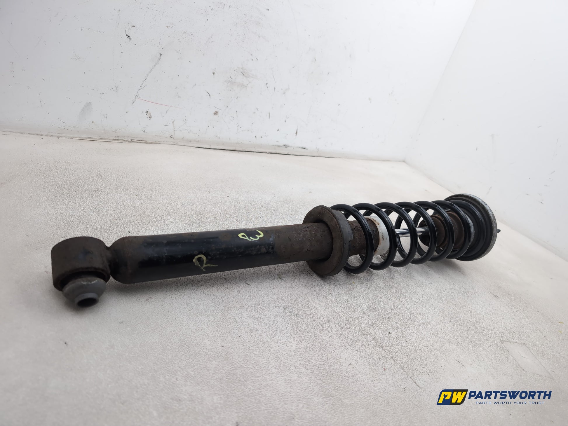 Bmw 520d Se Shock Absorber Rear Lh Passenger Side 6863299 2013-2017 - photo 8