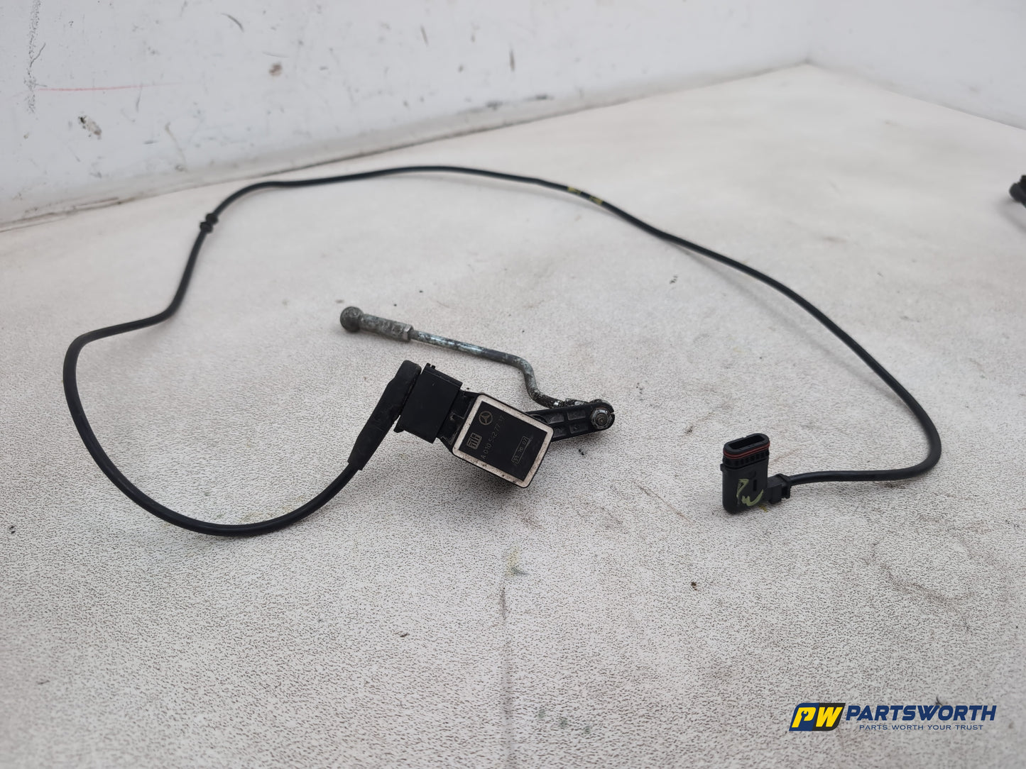 Mercedes Cls 320 Cdi Auto Rear Headlight Level Sensor A0105427717 2004-2008 - photo 3