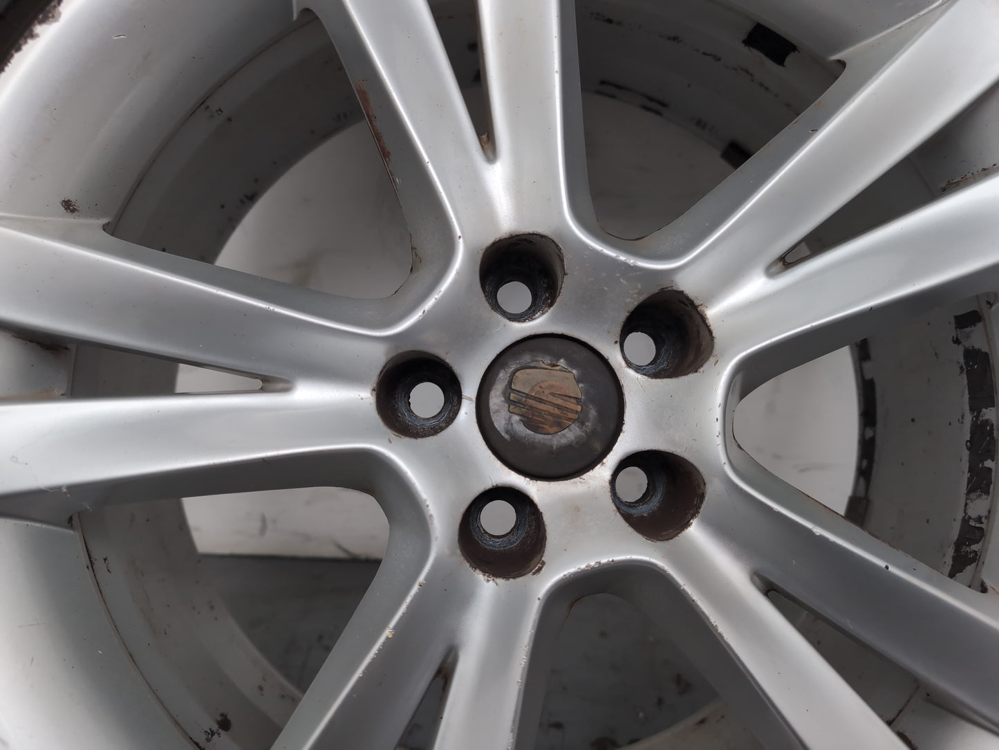 Seat Ibiza Sportrider Alloy Wheel With Tyre 215/45 R17 6j0601025c - photo 3