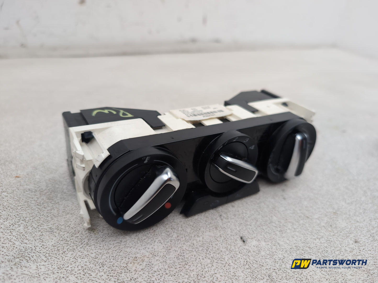 Audi A1 Contrast Edition Tdi Heater Control Assembly 8x0820045a 2010-2012 - photo 3