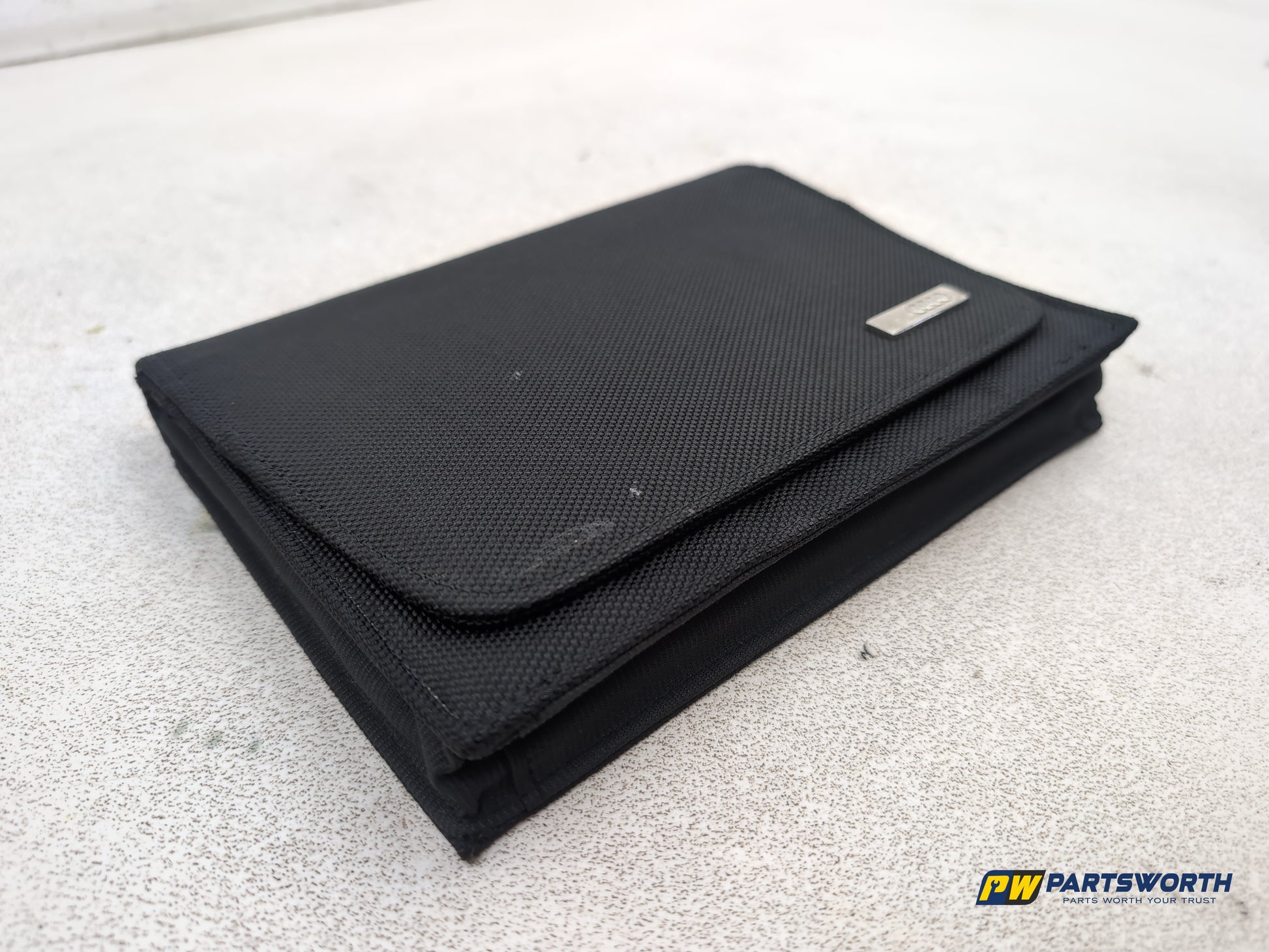 Audi A1 Contrast Edition Tdi Owners Manuyal Handbook 2010-2014 - photo 3