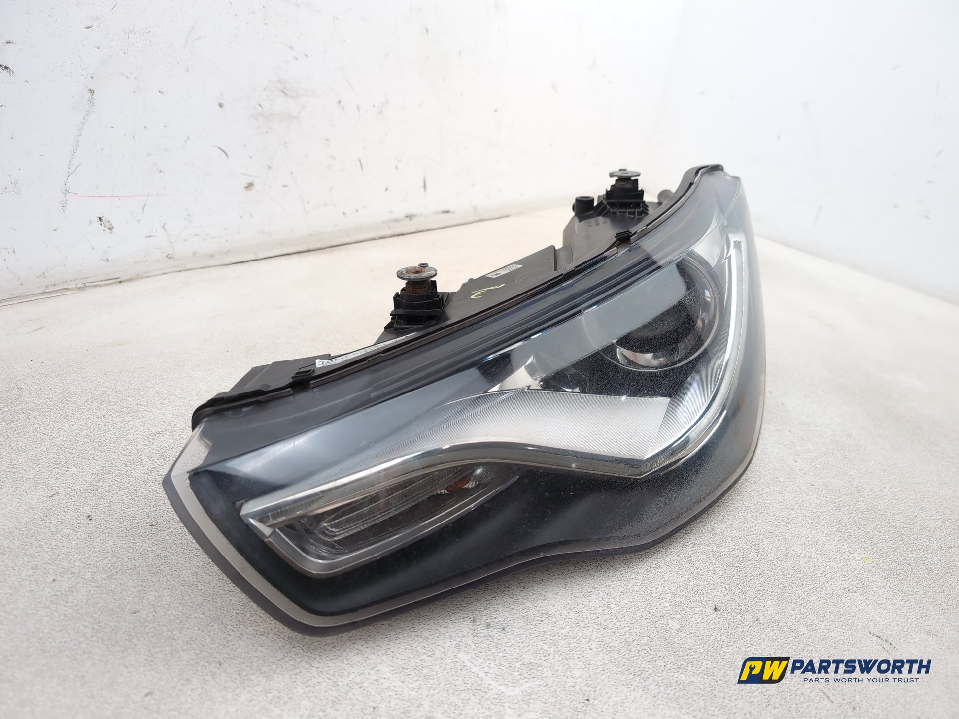Audi A1 Contrast Edition Headlamp Lh Passenger Side Xenon 8x0941003n 2010-2012 - photo 3