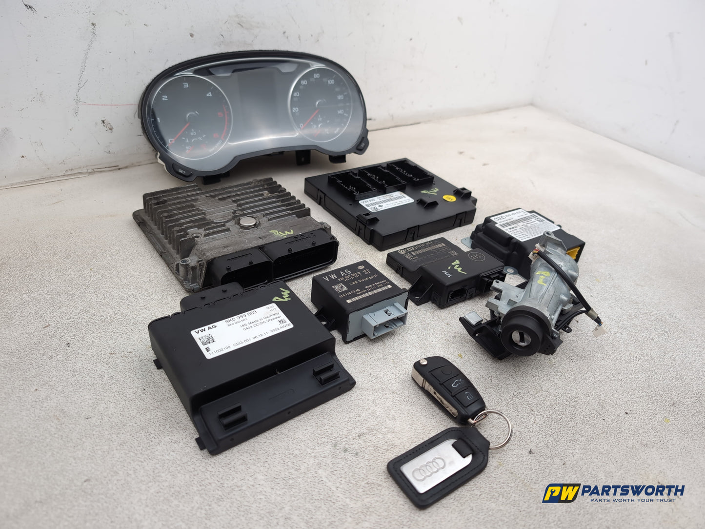Audi A1 Contrast Edition Manual Engine Ecu Kit 1.6l Diesel 03l906023kq 2010-2012 - photo 3