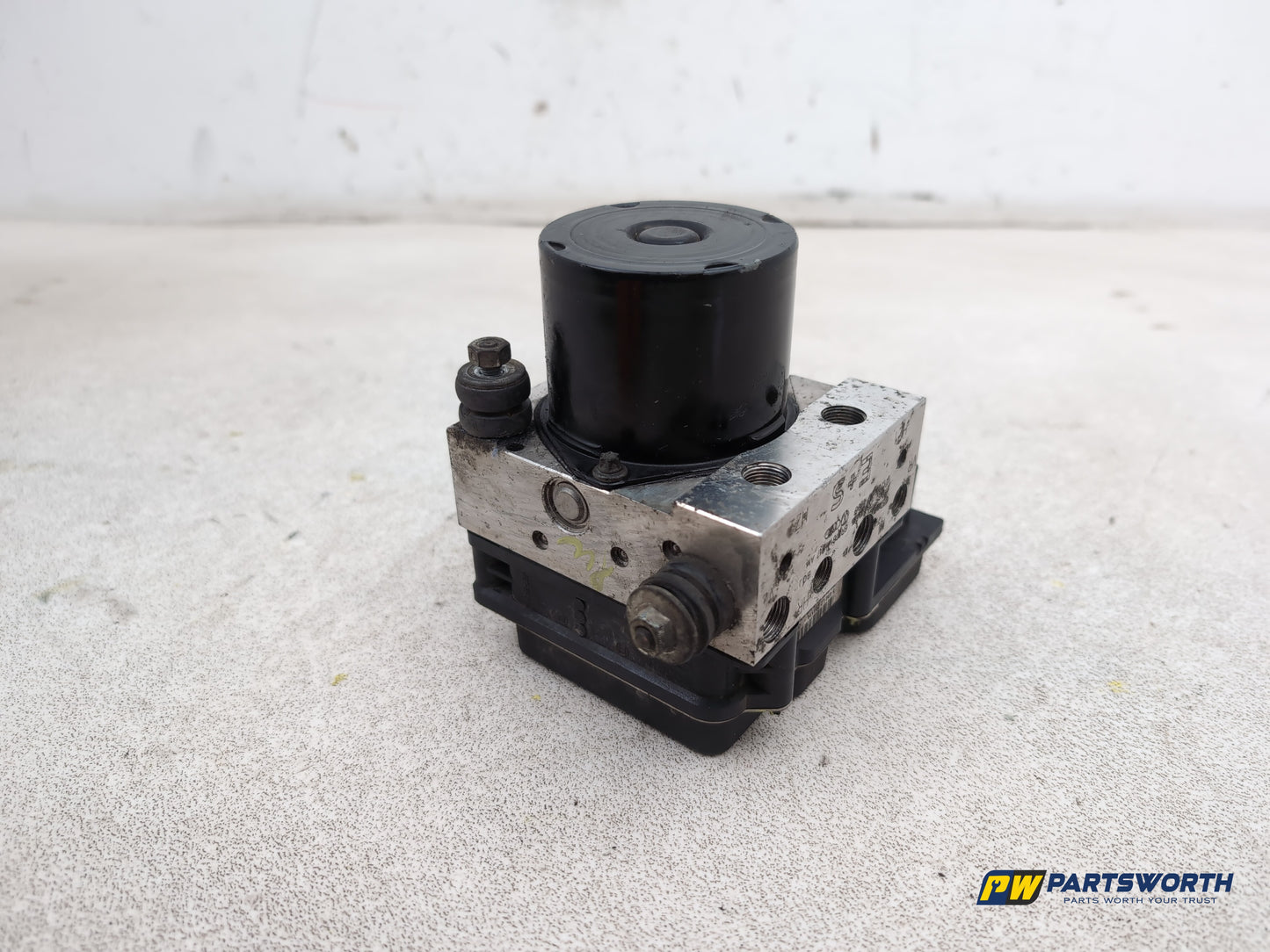 Audi A1 Contrast Edition Tdi Abs Pump 6r0907379bb 2010-2011 - photo 3
