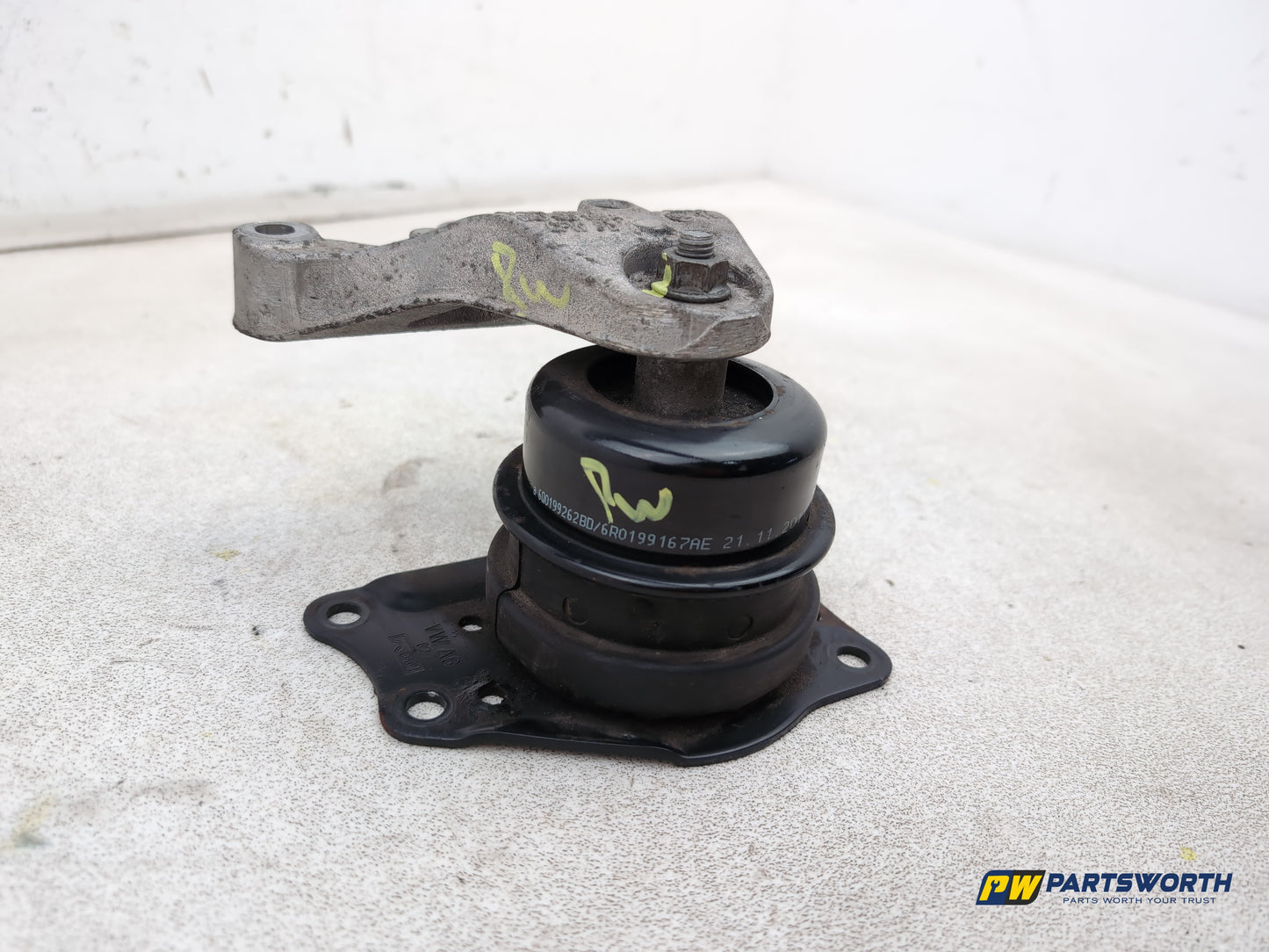 Audi A1 Contrast Edition Tdi Engine Mount Rh Driver Side 6r0199167ae 2008-2012 - photo 3