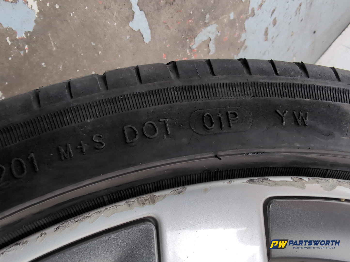 Audi A1 Contrast Edition Tdi Wheel With Tyre 215/40 R17 Silver Black 8x0601025e - photo 9