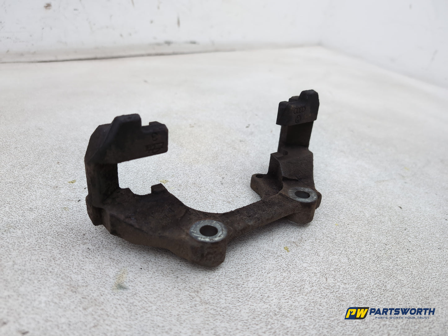 Audi A1 Contrast Edition Brake Caliper Front Support Passenger Side 2008-2012 - photo 3