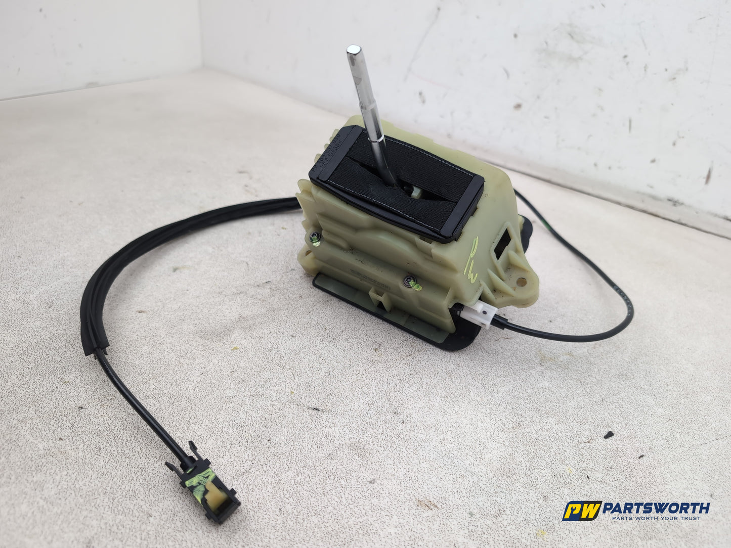 Mercedes-Benz E220 E-Class W212 Saloon Gear Shift Assembly Automatic A2042674724 - photo 3