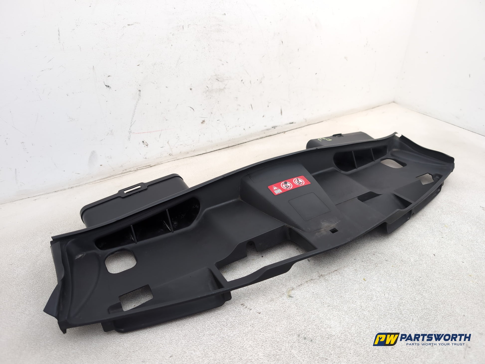 Mercedes-Benz E220 W212 E-Class Slam Panel Air Intake Duct Guide A2125000155 - photo 3