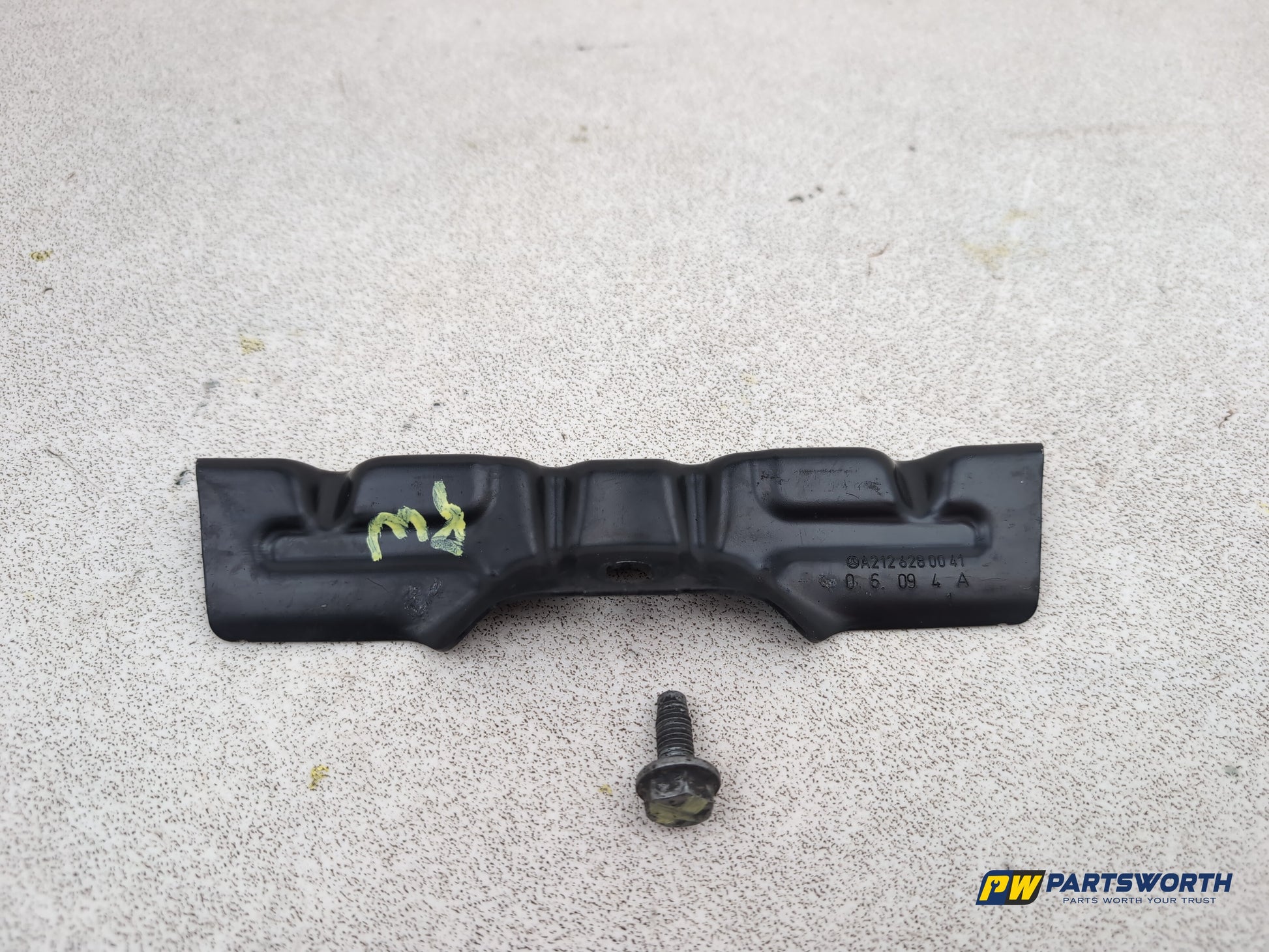 Mercedes-Benz E220 E-Class W212 Battery Holding Clamp A2126280041 2009-2016 - photo 3