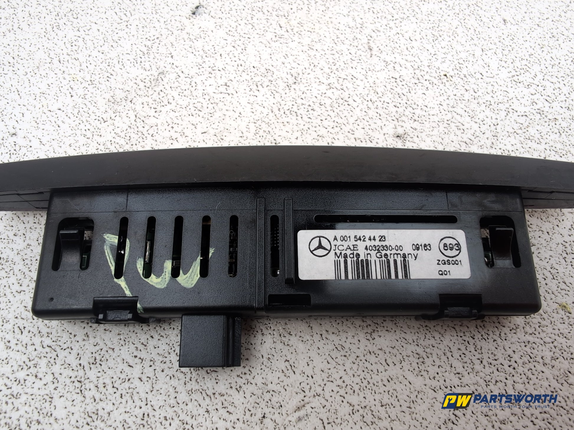 Mercedes-Benz E220 E-Class W212 Saloon Front Parking Sensor Display A0015424423 - photo 9