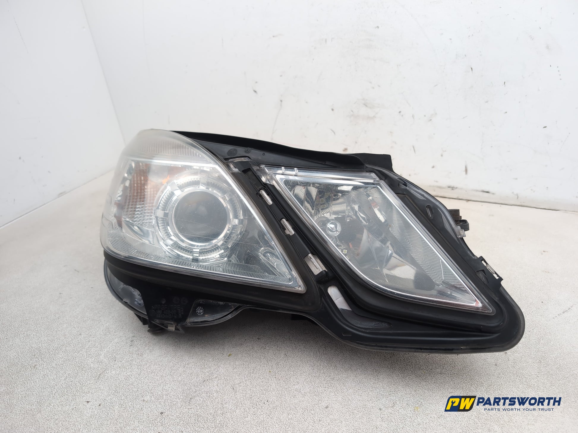 Mercedes-Benz E220 E-Class W212 Headlamp Headlight Rh Driver Side A2128200461 - photo 3