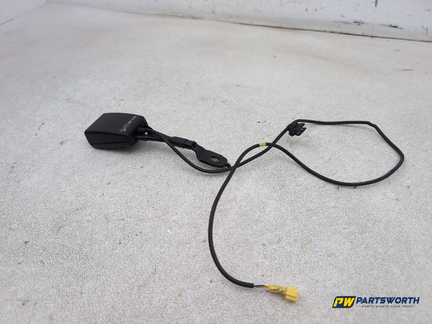 Mercedes-Benz E220 E-Class W212 Seat Belt Buckle Front Left/Right A2128601369 - photo 3
