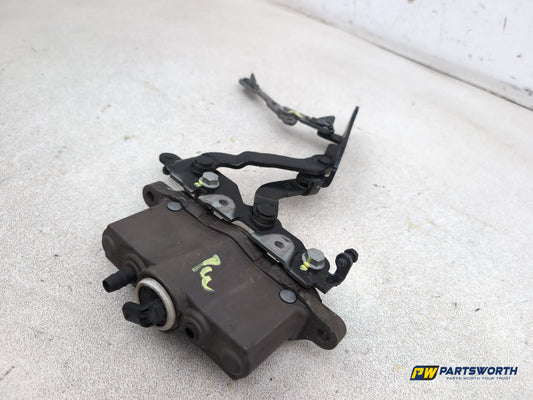 Mercedes-Benz E220 E-Class W212 Saloon Bonnet Hinge Rh Driver Side A2048800228
